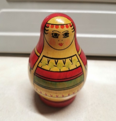 Vintage USSR Wooden MATRIOSHKA 5 Piece Stackable Trundle Doll Set