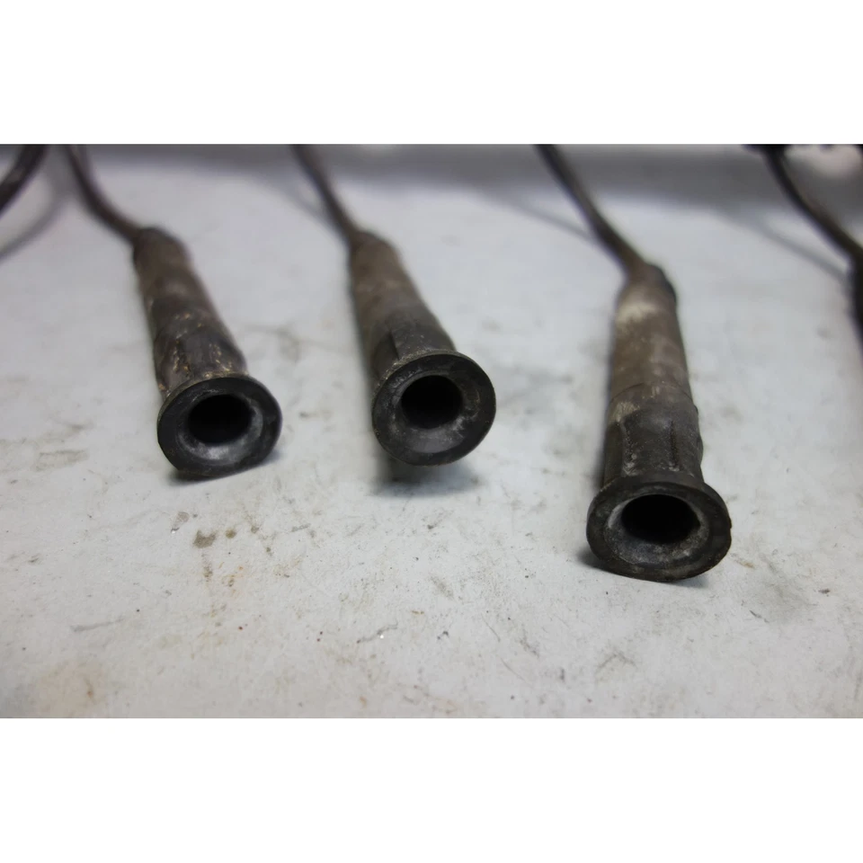 BMW E28 528e M20 1982-1987 cableado de encendido de fábrica de 6 cilindros con tapa de distribuidor OEM Foto 4 de 4