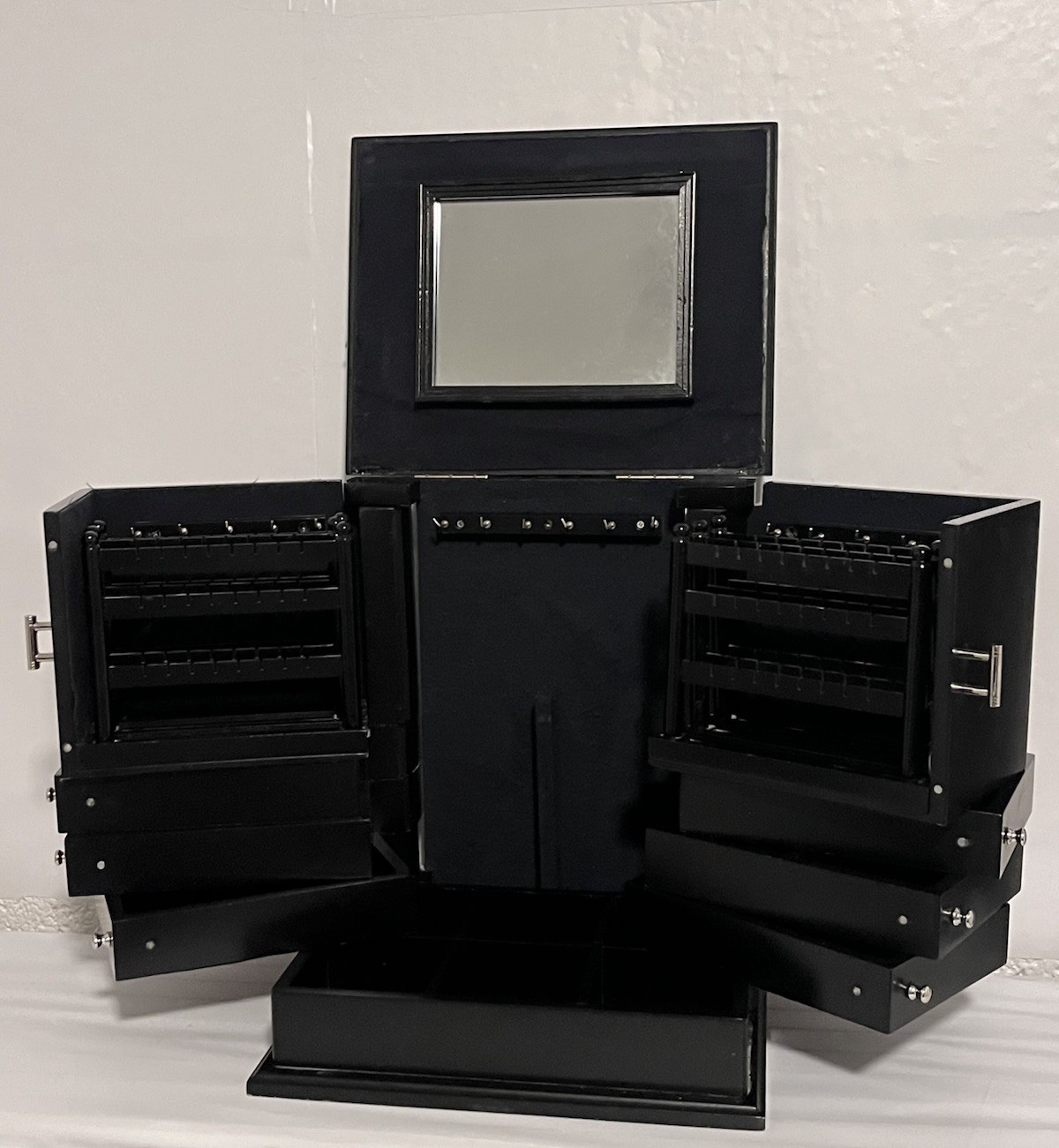 Lori Greiner Clever & Unique Creations Deluxe Jewelry Organizer Case 15.5x12”