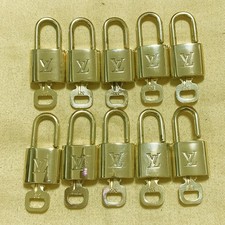 LOUIS VUITTON LV 10 SET PADLOCK KEY CHARM CADENA GOLD-PLATED FRANCE 37PDA256