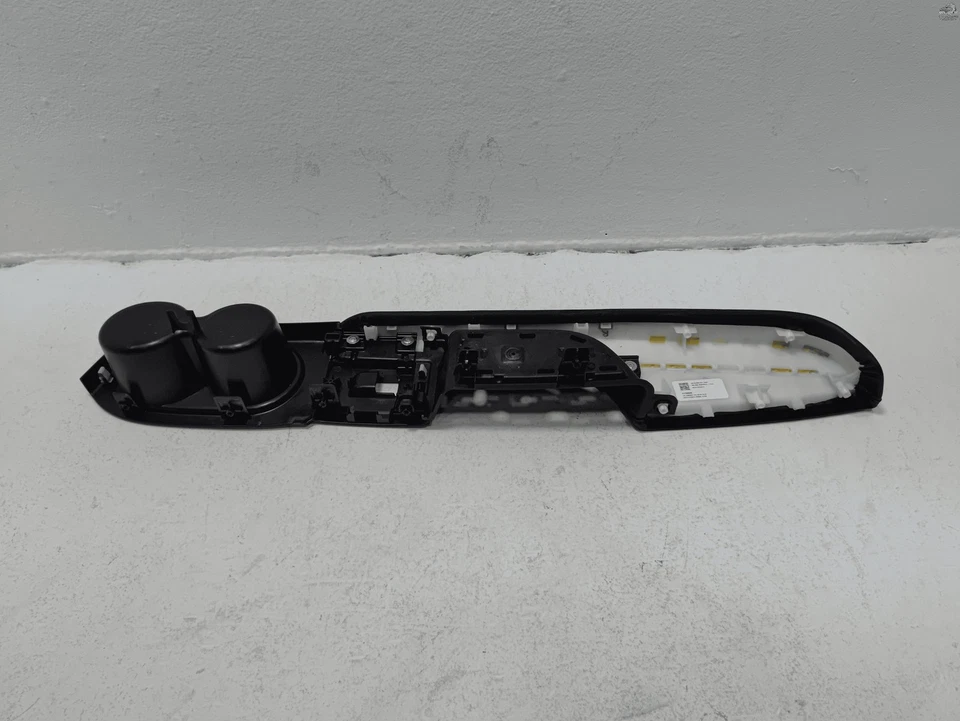 REPOSABRAZOS PUERTA LATERAL DERECHA TRASERO PORTAVASOS INTERRUPTOR BISEL 19-2023 HONDA PASSPORT OEM Foto 4 de 4