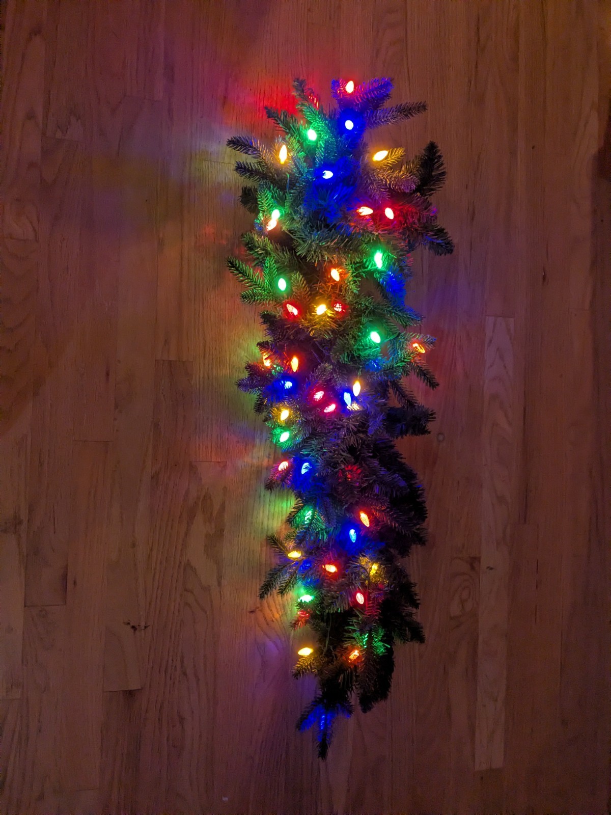 Pre-Lit White/Multicolored Battery Operated Artificial 3ft Christmas Garland EUC