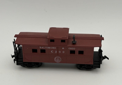 Vtg Life-Like HO Scale Baltimore & Ohio Caboose C200 Model Train Car B & O