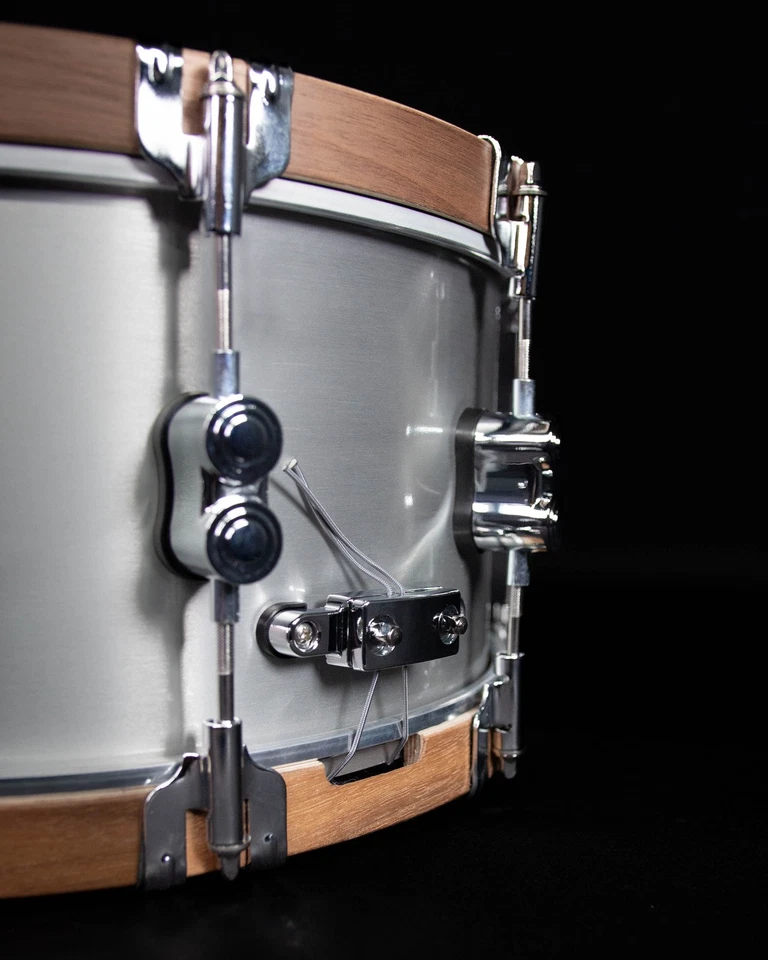 PDP 14" x 6.5" Concept Select 3mm Aluminum/Walnut Wood Hoops Snare Drum - Image 4 of 4