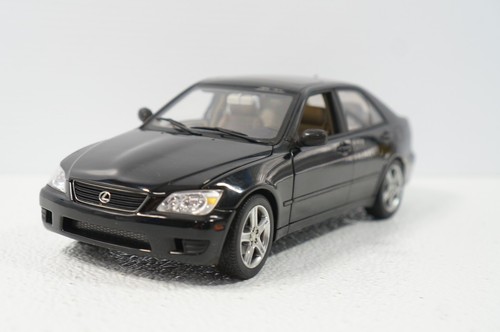 AutoArt Lexus IS300 1:18 Black 1:18 Diecast Model Car - Picture 3 of 11