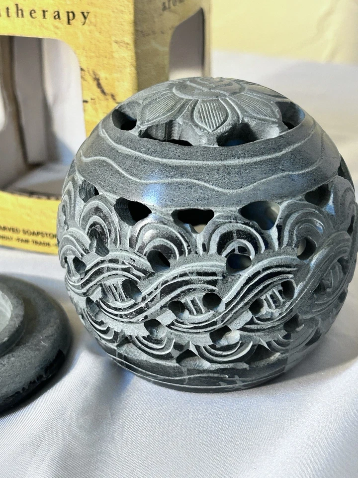 Calentador difusor de aceite de piedra de jabón tallada Triloka Elegant Expressions 4" de alto nuevo Foto 2 de 4