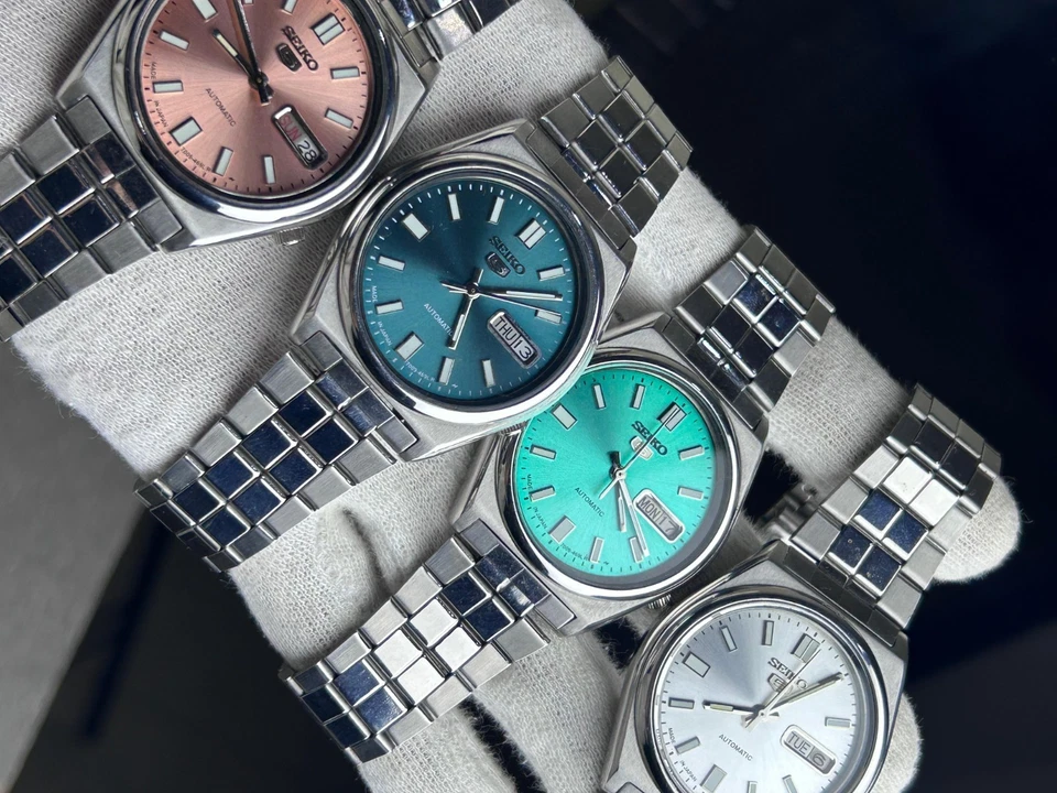 Lot of  4 Vintages Seiko 5 Automatic Men's Watch 7009 Day/Date - Image 3 of 4