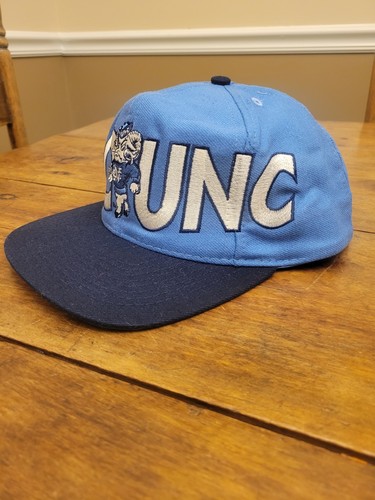 Sombrero Snapback Vintage UNC SIGNATURES Logo - Imagen 2 de 8