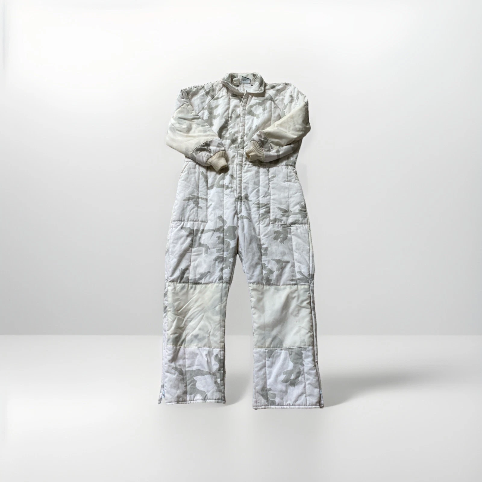 Vintage Cabelas Snow Camo White Coveralls Overalls Insulated USA Made
Opens in a new window or tab