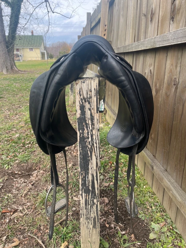 Sillín de doma Amerigo 17"   Foto 3 de 4