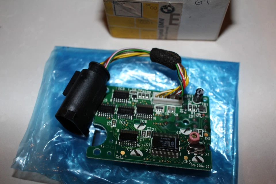 BMW Clock Gauge for K1200GT K1200 RS Dash Display - OEM PN 62 11 2 305 872 - Image 3 of 3