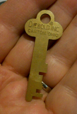 YOですメタル サイン プレート 看板 KEY 鍵シャビー レア アメリカ