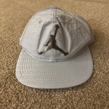 Michael Jordon Jump man 23 Grey Snap Back Youth Hat