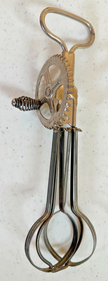 VINTAGE 1923 A&J Hand Crank Egg Beater Mixer PAT. OCT 9 1923 Made In USA Metal