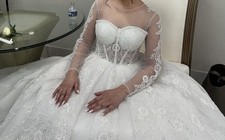 Luxury White Beaded Flower Wedding Dress/ Ball Gown