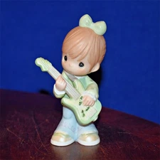 Precious Moments PM ROCKS ~ Green Guitar ~ FRIENDS LET YOU BE YOU 116612