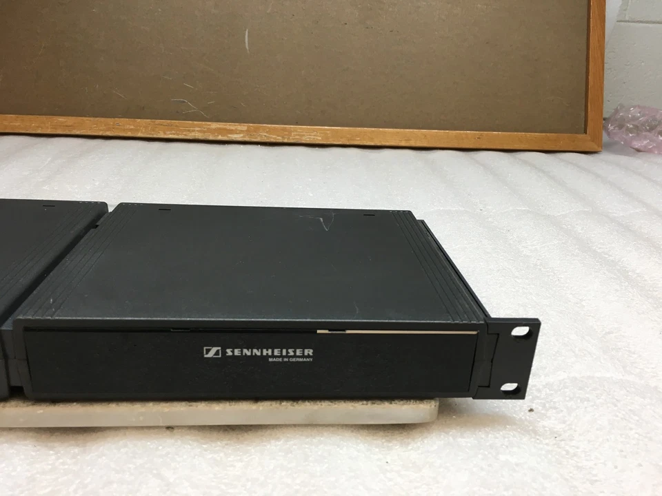 SENNHEISER SI 1015 IR MODULATOR w/ Blank Module Rack Mount *No Power Adapter* - Image 3 of 4