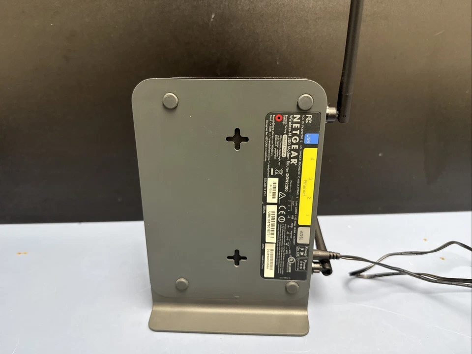 Netgear N300 Wireless DSL Modem Router + ADSL2 Model DGN2200V3 - Image 4 of 4