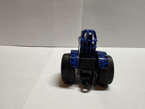 1/64 New Holland Pulling Tractors - Picture 8 of 8
