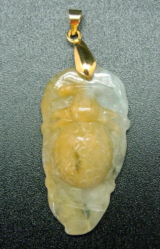 NATURAL BURMA "A" JADEITE JADE LUCKY SPIDER CARVING PENDANT: 22K GOLD PLATED - Picture 7 of 12