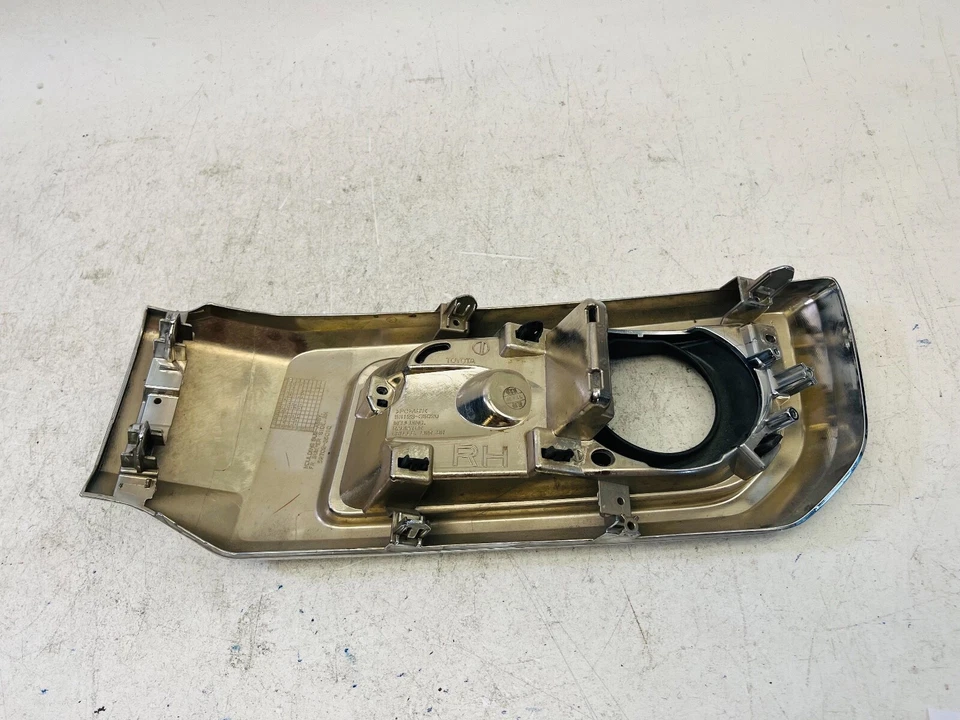 Cubierta antiniebla derecha Toyota 4runner 2014 2015 2016 2017 2018 2019 2020 52702-35010 OEM Foto 3 de 4