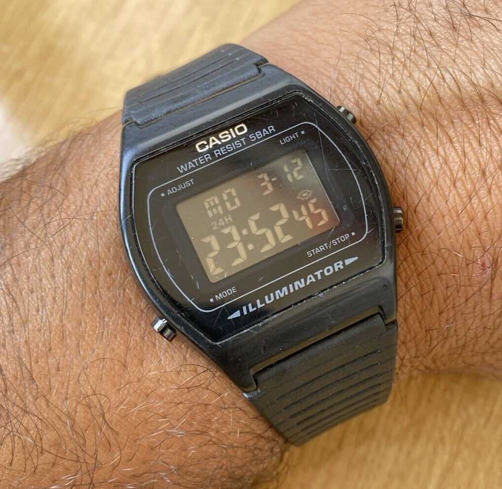 Casio Classic Unisex Black Watch Vintage Casio 3294 B640W Japan