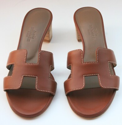$870 New Hermes Gold Brown Oasis 