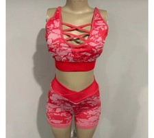 Workout Set Size medium Womens New Camouflage High Rise Shorts Bra