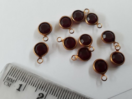 6 Swarovski single loop gold plated connectors round deep red crystal 7mm - Picture 2 of 3