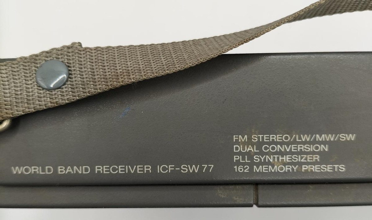Sony ICF-SW77 World Band Shortwave Receiver Radio FM/AM/LW SSB