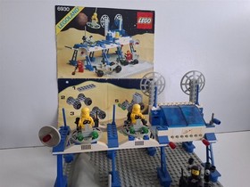 LEGO Space Vintage 6930 Set Complete + OBA Space Station Space Supply Station Excellent