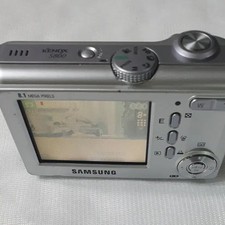 Samsung S800 Retro Digital Camera with 2GB Card Strap