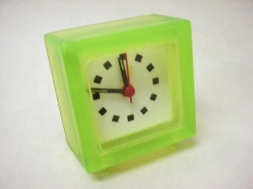 Relojes y radiodespertadores cuadrados