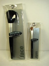 Set of 2 Studio Basics Makeup Brushes New