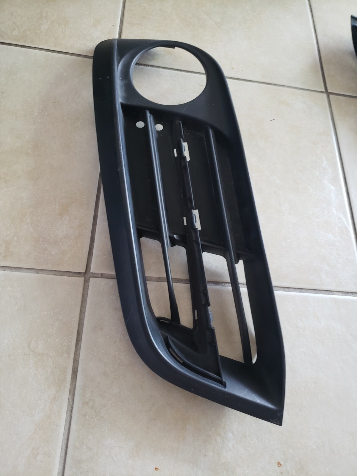 2011 - 2016 BMW F10 FRONT LEFT DRIVER SIDE FOGLIGHT GRILLE OEM 