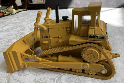 ERTL Diecast Model CAT D10N Track Bulldozer 0087F