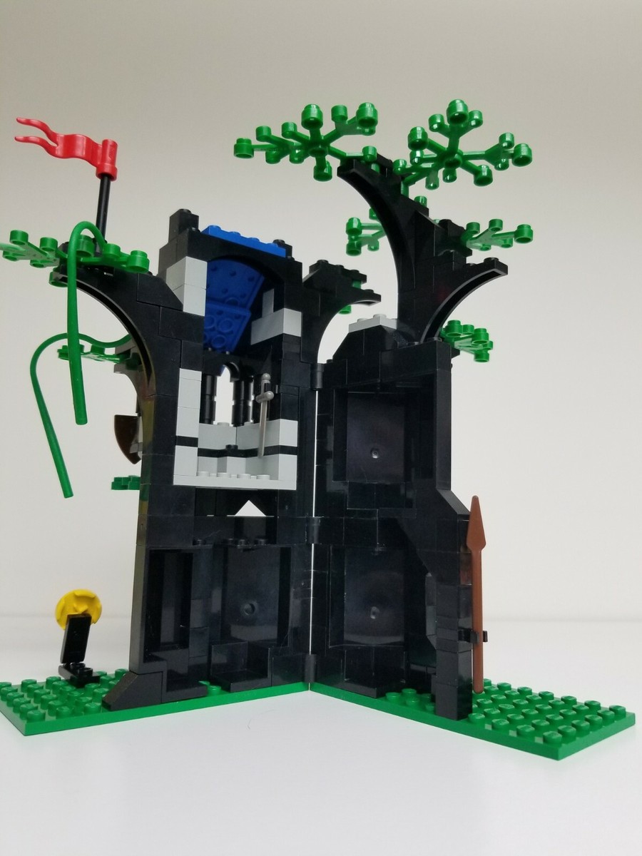 Vintage LEGO Set 6054 Forestmen's Hideout 100% Complete with