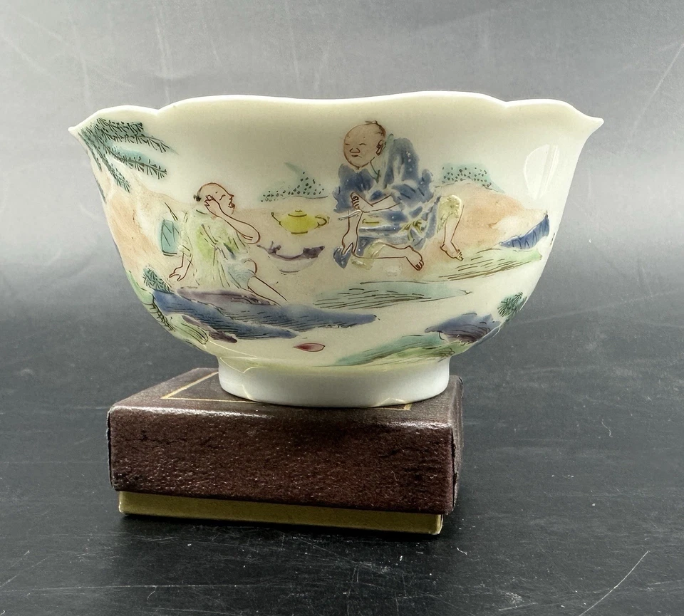 Antique Chinese Famille Rose Porcelain Scalloped Bowl Late Qing Guangxu 3⅝” - Image 3 of 4