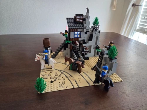 Lego 6761 Bandit's Secret Hide-out - Complete Set - No Instructions