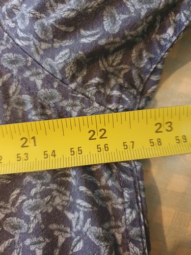 Ted Baker Gr. 5. Kurzärmeliges Shirt. Passt wie ein großer. - Bild 4 von 7