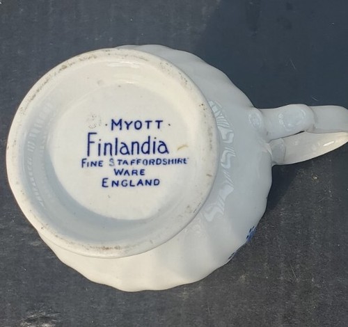 Blue Myott Finlandia Staffordshire 3 5/8" Creamer - Picture 3 of 3