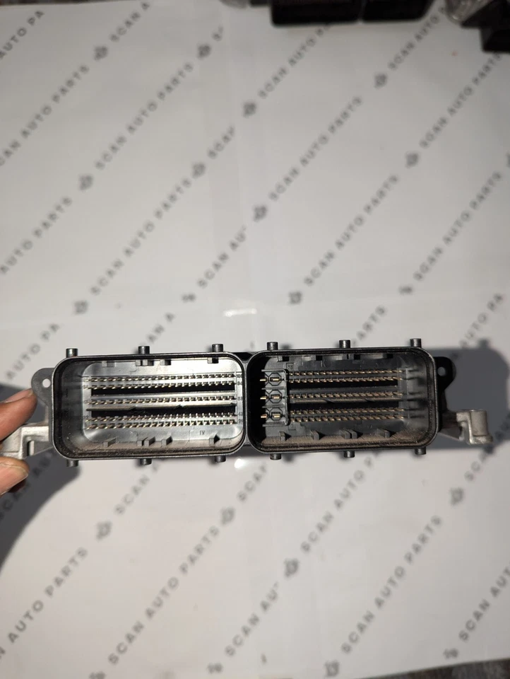 Used Jaguar / LAND ROVER Bosch MED17.9.9/ECU 0261S104UL/MX6314C568CA - Image 3 of 4