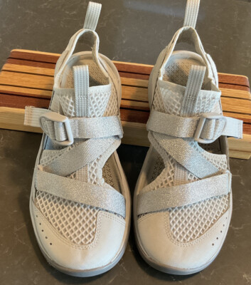 CHACO ODYSSEY Womens Hiking Sports Closed Toe Sandal