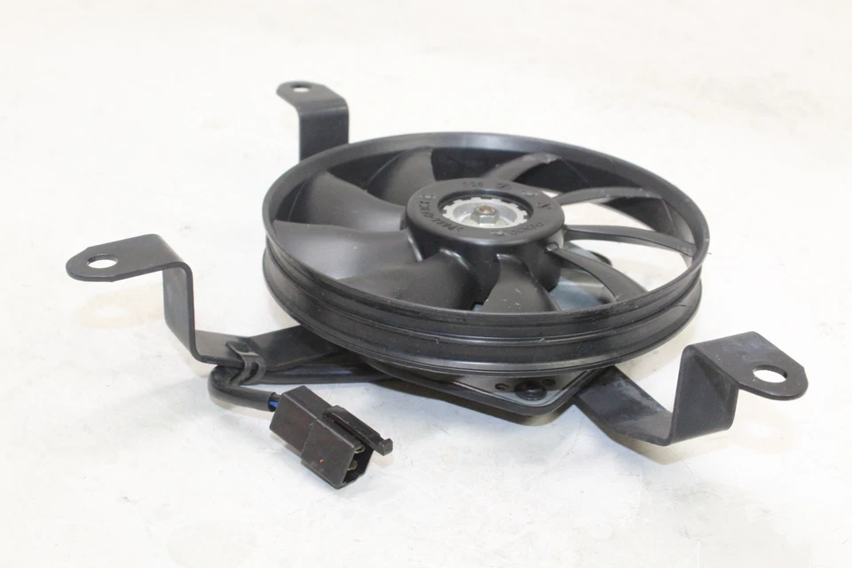 Ventilador de refrigeración del radiador del motor Kawasaki Ninja 250r Ex250j 2008-12 59502-0584 OEM Foto 2 de 4