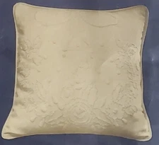 Bee Crafty 10729 Bouquet candlewicking pillow cover kit, flowers, floral NEW