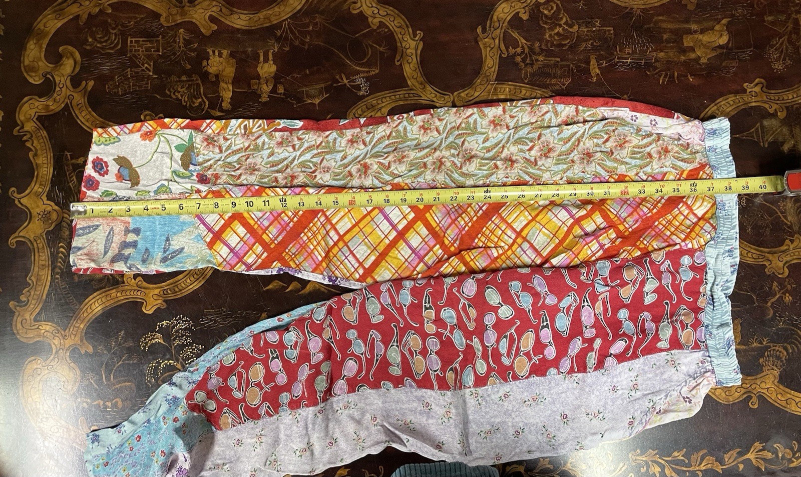 VTG Sacred Threads Patchwork Pull on Wide Leg Pan… - image 8