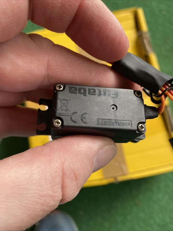 Servo Futaba S9550 Low Profile Retro - Bild 4 von 4