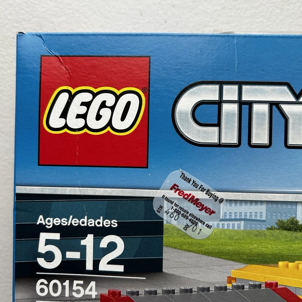 LEGO City: Bus Station (60154) New Sealed Retired *Store Stickers On Box* - Image 3 of 4