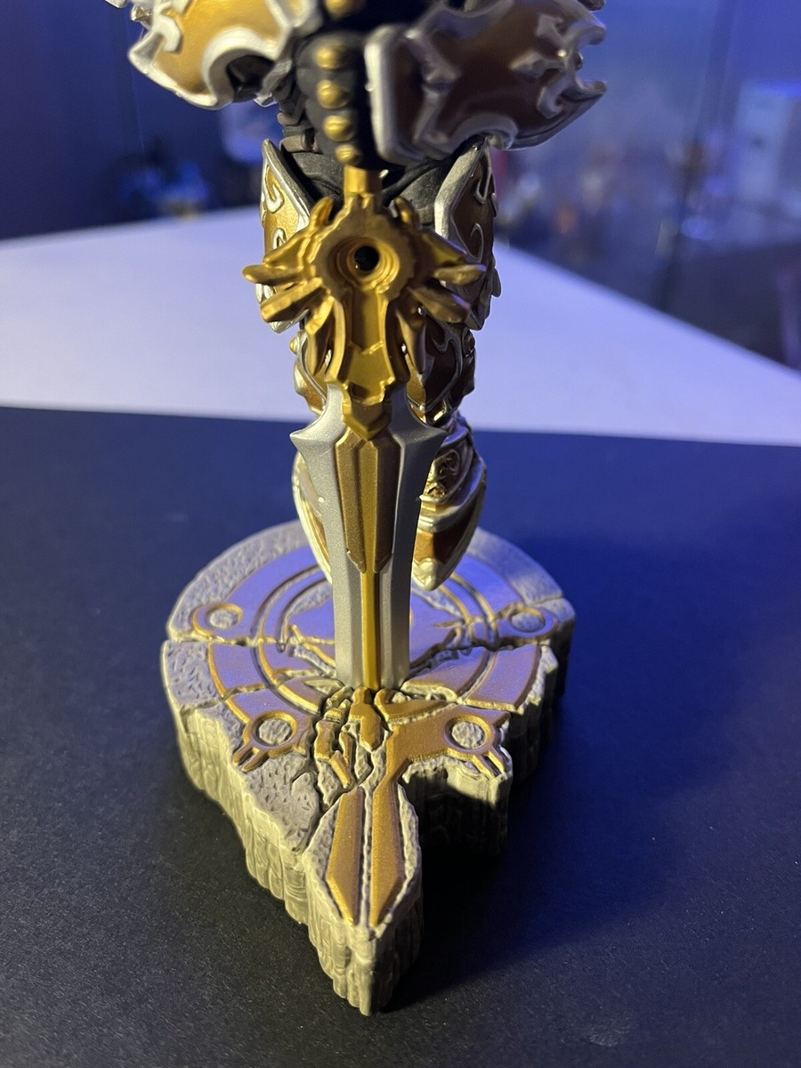 Blizzard Diablo 3 III Mini Tyrael Statue Blizzcon 2011 By SIDESHOW