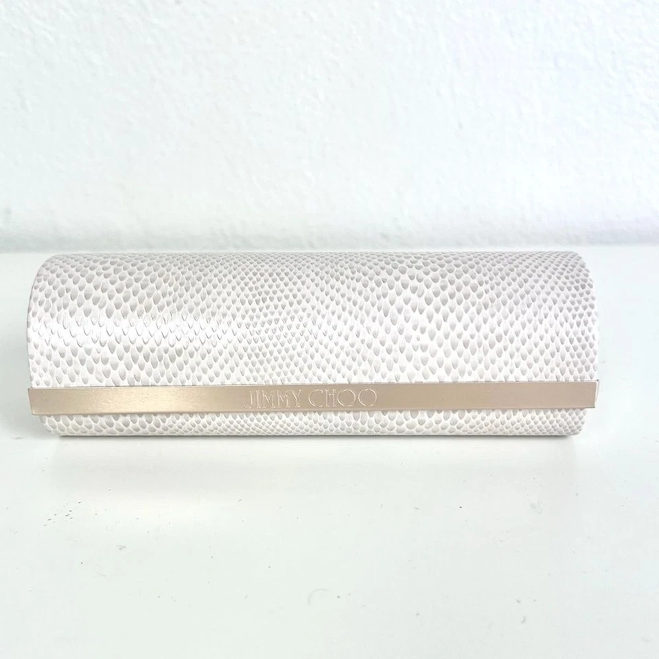 Estuche de gafas de repuesto Jimmy Choo crema imitación cocodrilo y dorado Foto 2 de 4